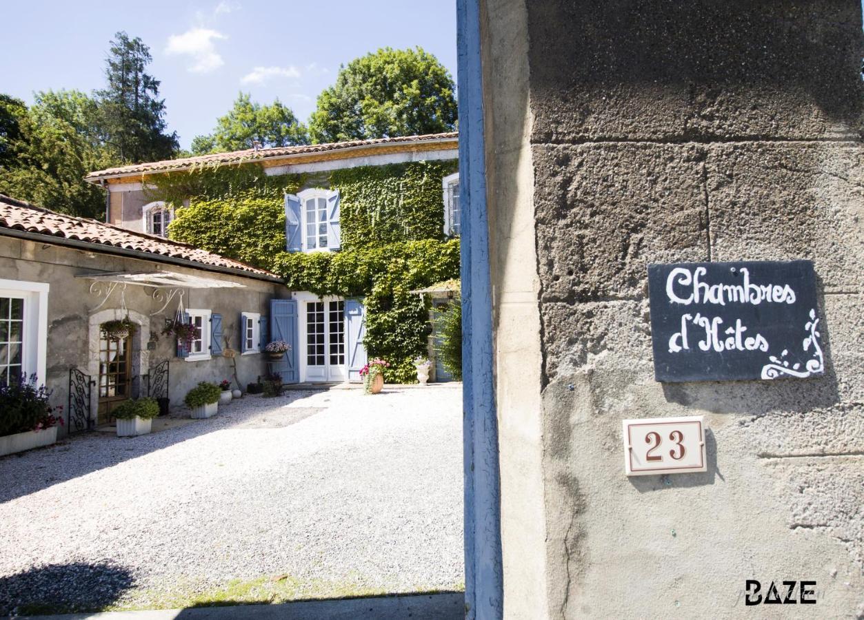Centre De Bien-Etre Et Ses Chambres D'Hote Villeneuve-de-Rivière Exterior foto